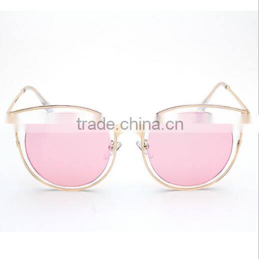Women upscale retro transparent block sunglasses