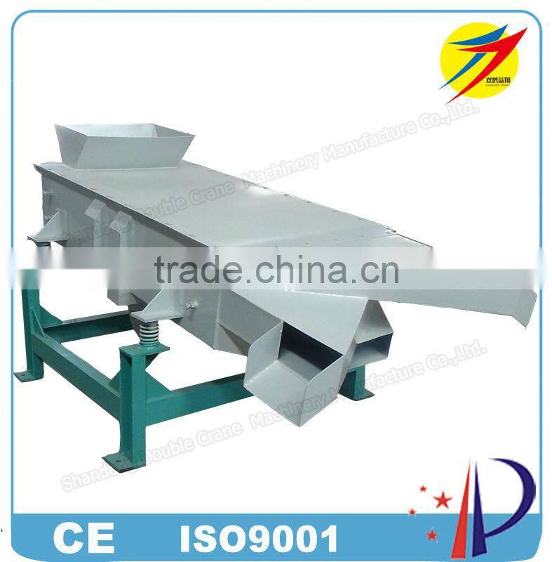 Hot sale vibrating screener equipment for grading and comminuting pellet