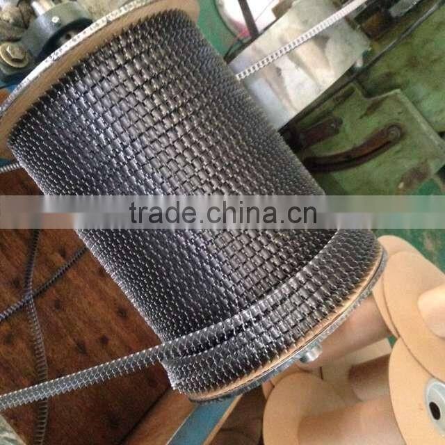 Abrasion resistant CCP-32 vertex clinching spring clips