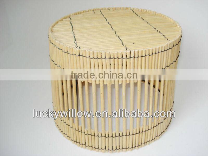 2013 latested new design willow wicker laundry basket with lid and fabric fou big hotel