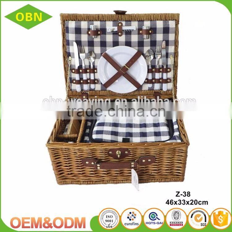 China customized cheap 2 person type insulation wicker willow picnic basket with cheeseboard cooler bag
