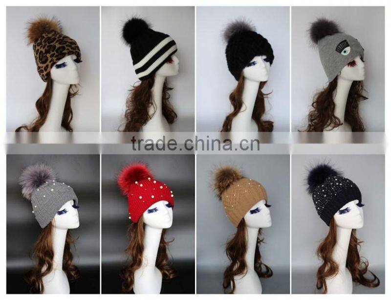 High Quality 100% Acrylic Knit Scarf Pattern Collar Soft Feel With Raccoon Fur Pom Pom Winter Hat