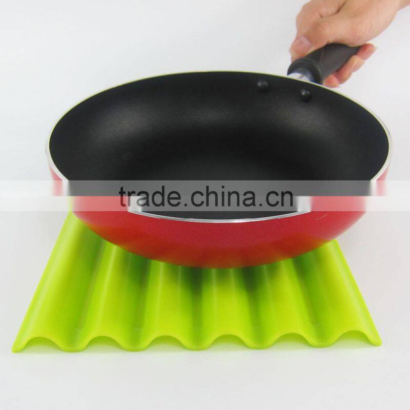 Wholesale heat insulation silicone coaster,silicone heat pad,durable silicone pot holder