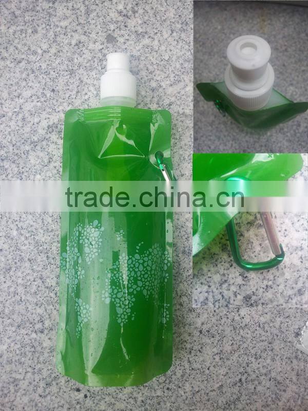 New design bpa free plastic foldable water drink bottle bag with hook and gravure printing,custom bottle bag