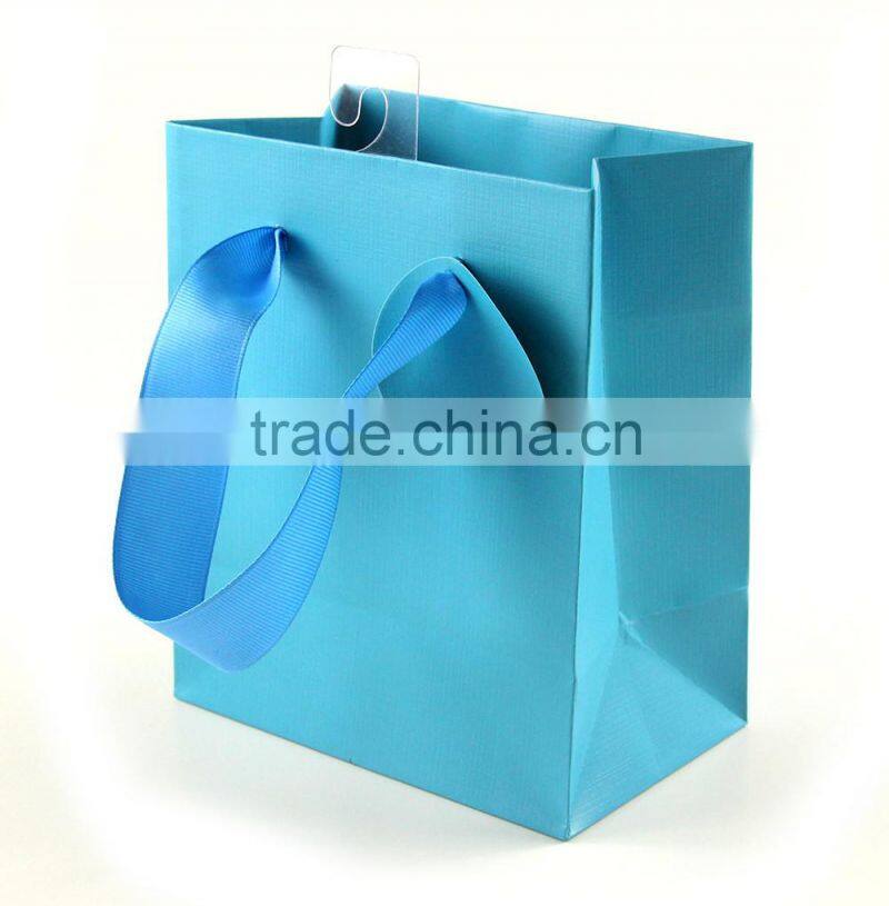 Manufacturer wholesale custom paper shopping packaging gift bags with handles