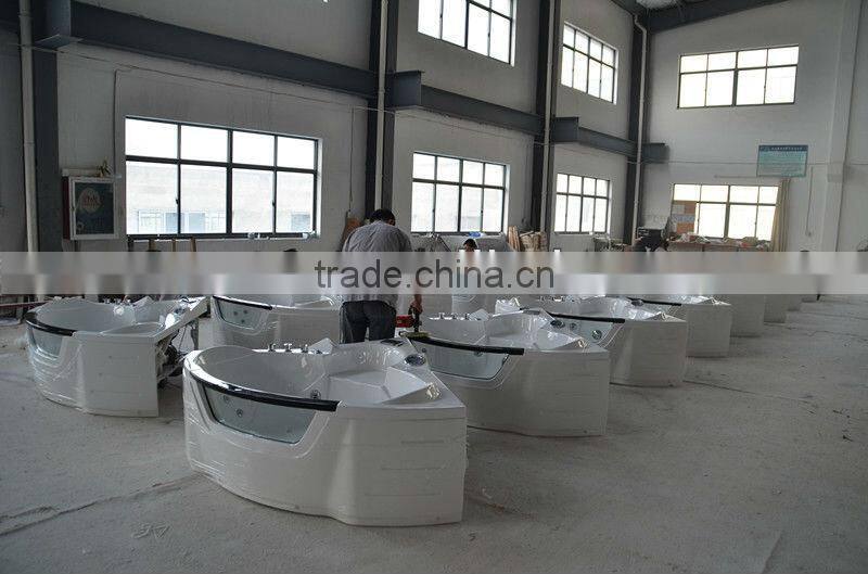 Cheap Indoor Bathtub with Handle and Pillow 1600*850*580mm