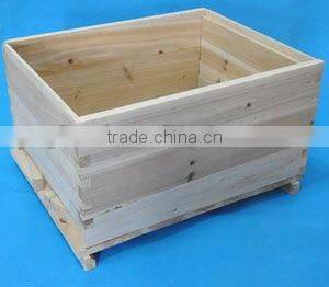 Langstroth fir wood beehive for beesbeekeeping helper