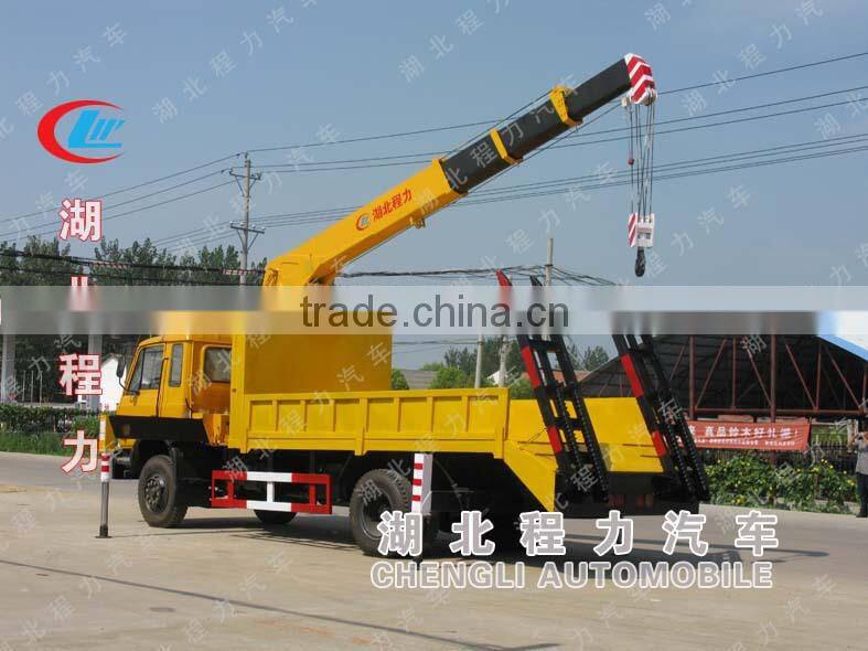 Dongfeng 8 tons telescopic boom truck mounted crane