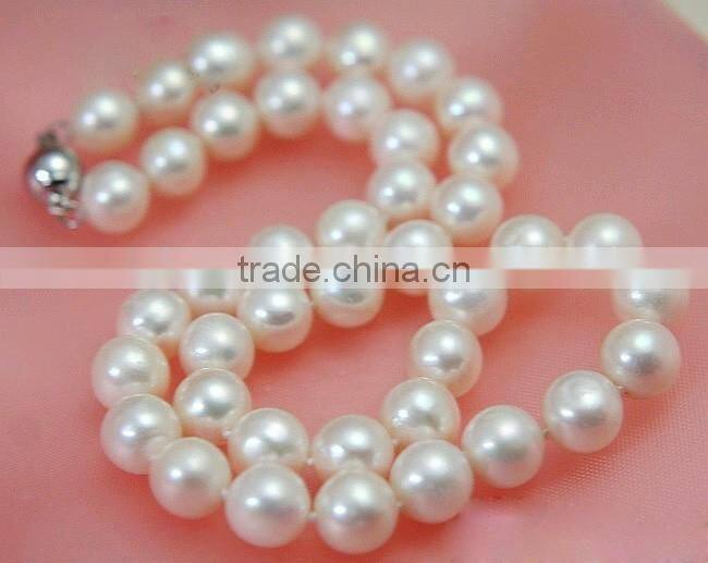 AA 9-10mm white round freshwater pearl necklace