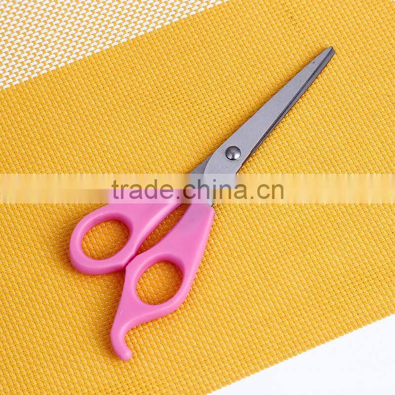 AOY15 Plastic handle hair scissors set, easy carry safty hair cutting scissors with comb