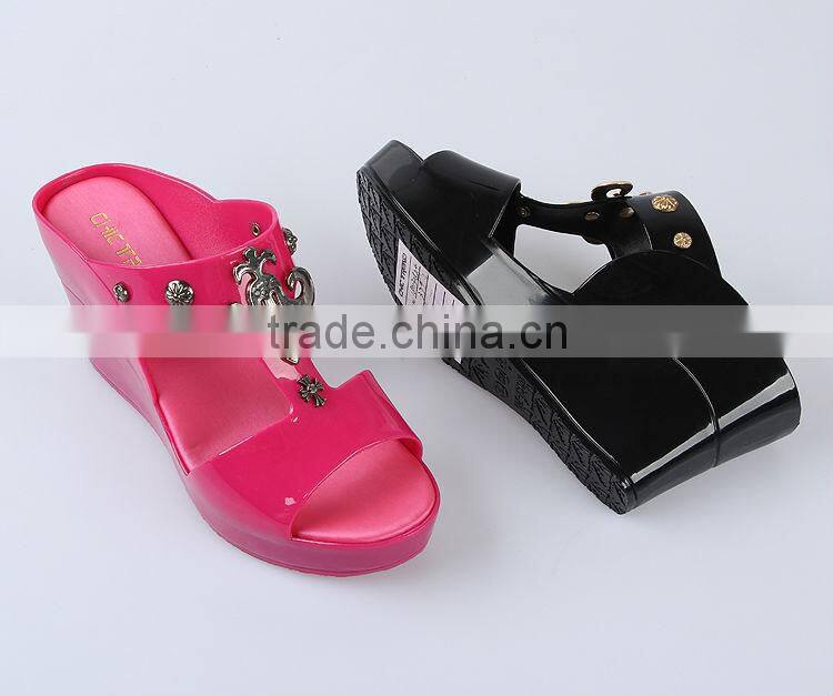 Cheap Ladies Pvc Slippers Solid Colour Wedge Cool Clippers Metal Decorative Slippers