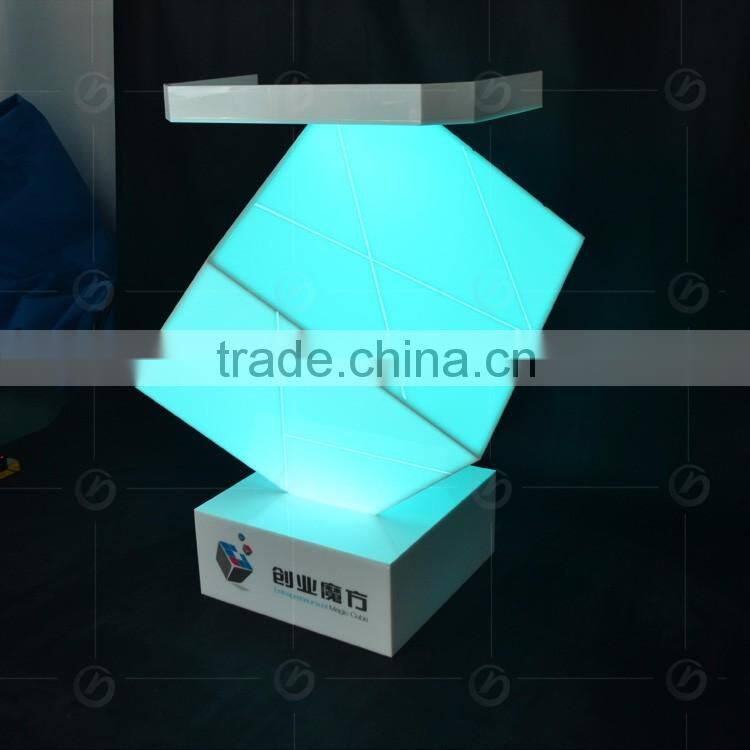 customized rubik cube shape clear acrylic speech lectern for business