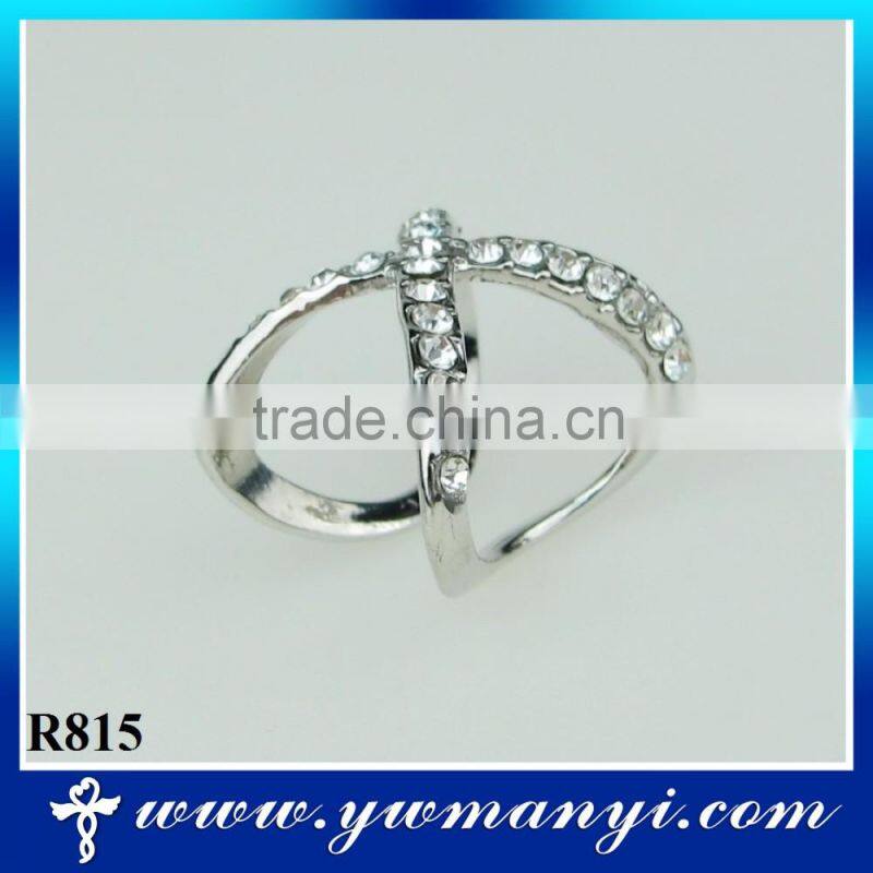 2016Fashion product alloy ring cross rhinestone silver plating R815