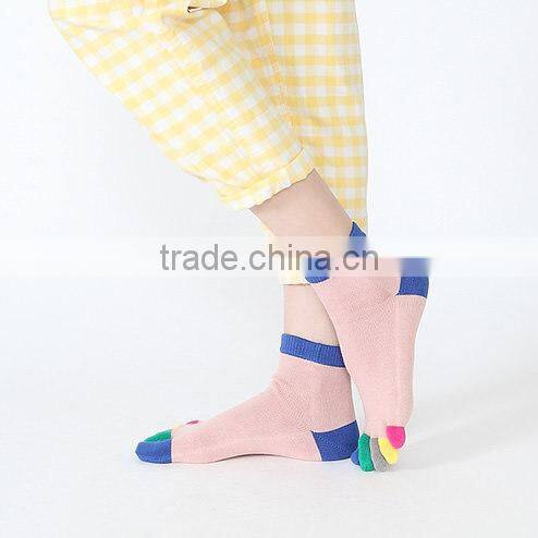 Custom OEM Design Bright Colored High Quality Winter Christmas Warm Cotton Yoga Socks for Women