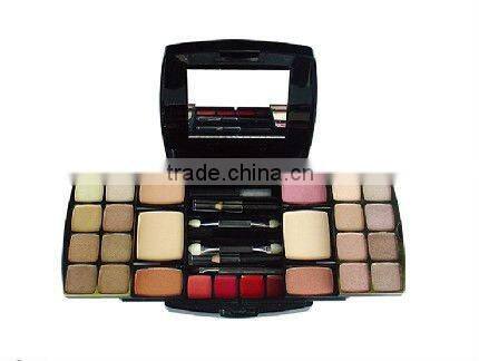 12eyeshadow,6lipgloss and 3blusher