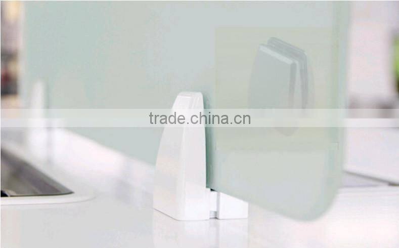 Double edge aluminum office partition clip