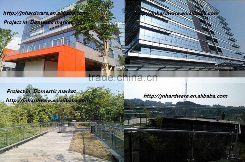 glass balcony railing
