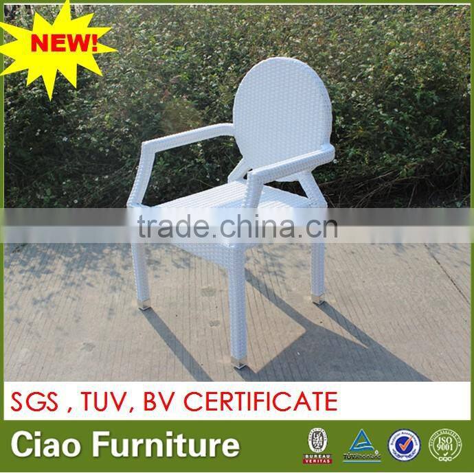Garden/ beach luis chairs in white color