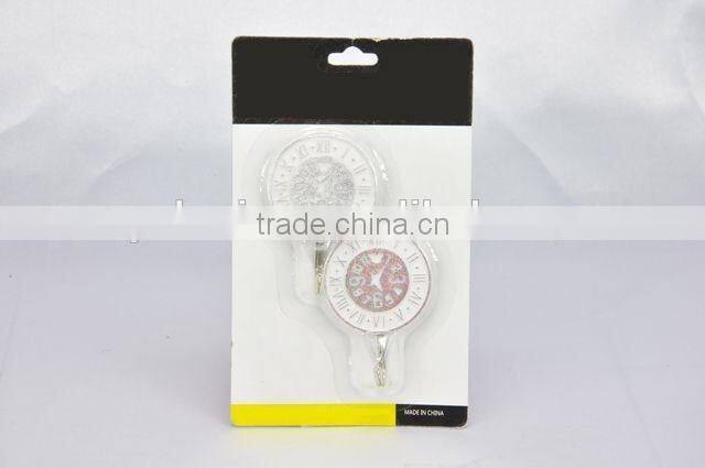 2pc New design clock shape plastic hook