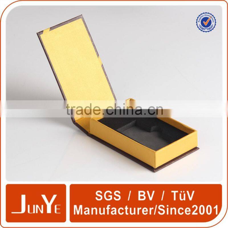 white cardboard packaging pen drive box matchbox insert