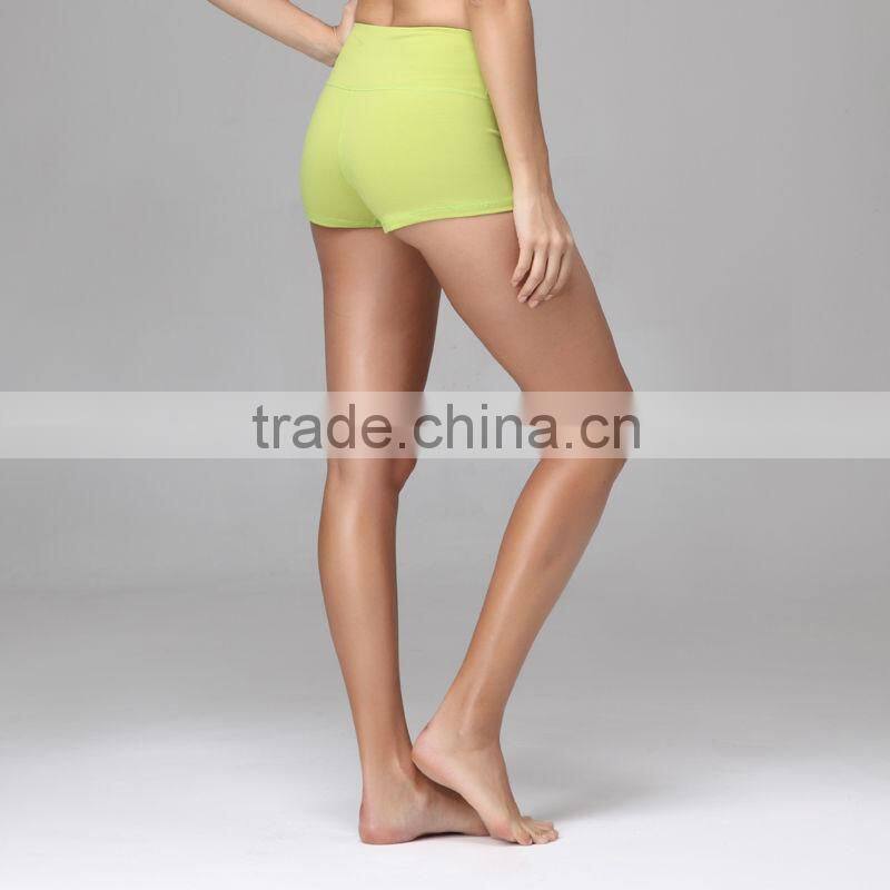 woman plus size short shorts with best cloth fabric fit for yoga and sport
