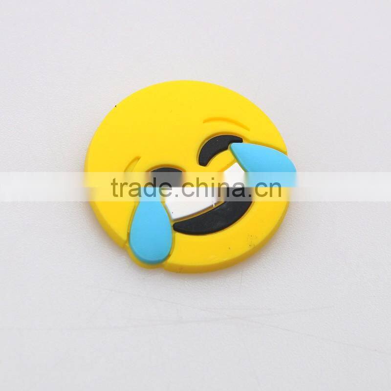 Top selling silicon smilling emoji round magnetic brooch for party girl's kid's brooch pin