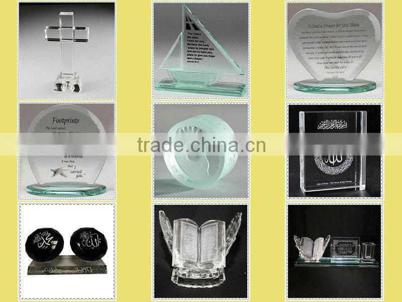 Popular Jade Glass Sailboat Plaque For Decoration & Souvenir