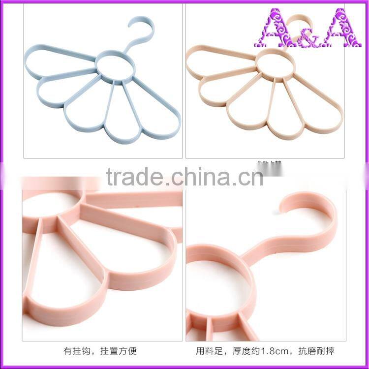 Factory Supply High Quality Various Velvet Hangers