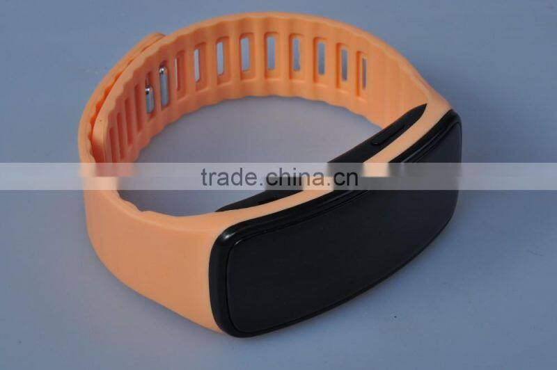 New Arrival sport manFashion Smart Watch With Heart Rate Monitor Bracelet