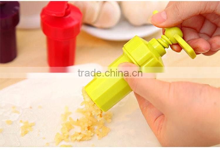 Garlic Press Peeler Crusher Presser Twist Kitchen Helper Gadget Cutter Hand Tool