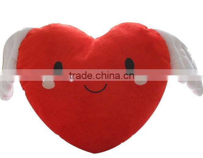 2014 new design heart shaped cushions