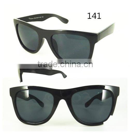 China OEM New Fashion Spectacles Plain Simple Spectacle with Color Film
