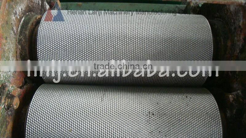 Animal feed double roller granulator for making feed balls