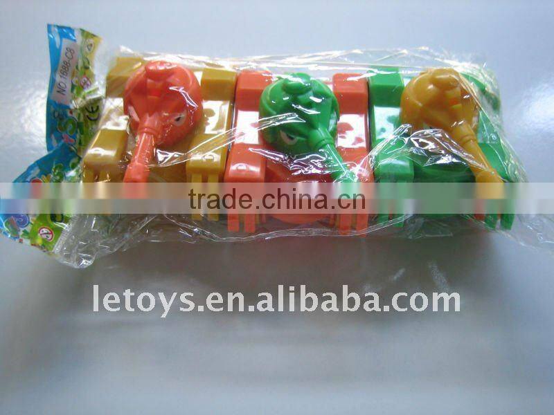 solid color pull back small plastic toy for kids