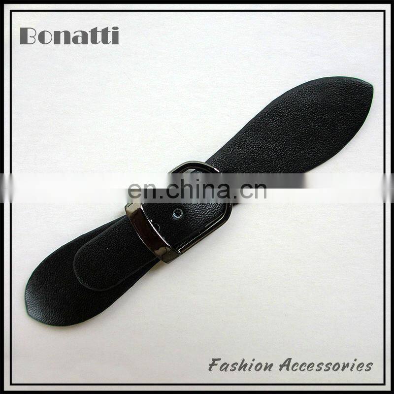 metal toggle buttons with rivets