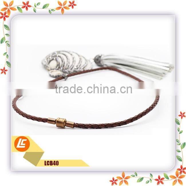 High-quality genuine leather necklace for ladies with shell pendant