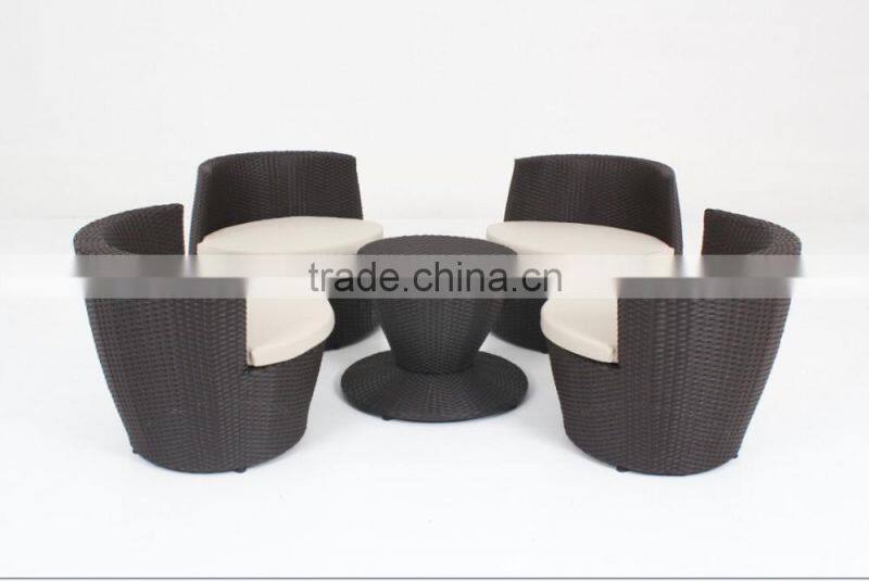 garden rattan table and chair