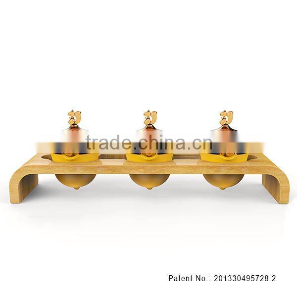 Silicone squirrel and pinecone design silicone cruet set