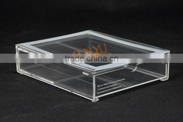 The international famous brand clear acrylic jewelry box