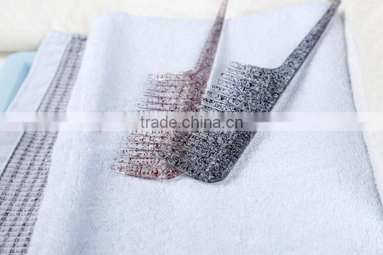 Plastic Morden Hair Comb With Crystals Point Handle