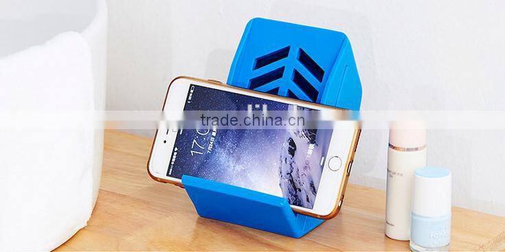 Rain showerhead holder