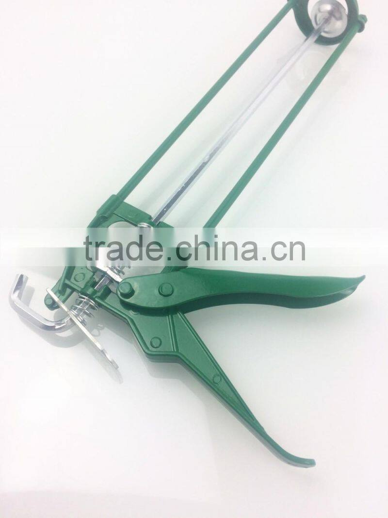 BERRYLION low price light duty caulking gun for sale