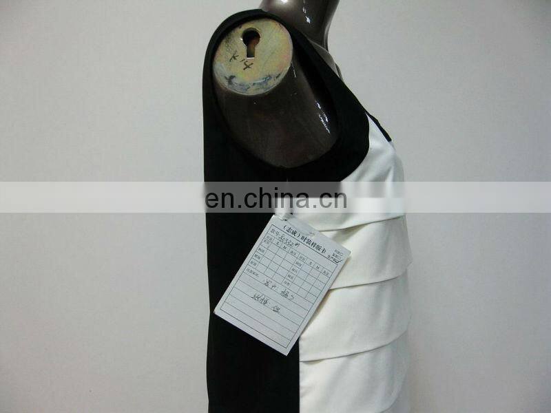 Middle-aged ladies' tiered dress