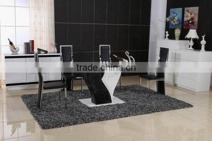 Hot dining table