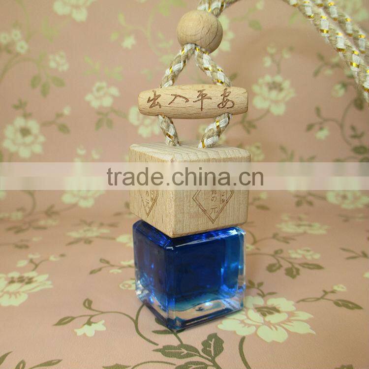 Shenzhen Lihome hot sale min hanging glass bottle car perfume with tassel