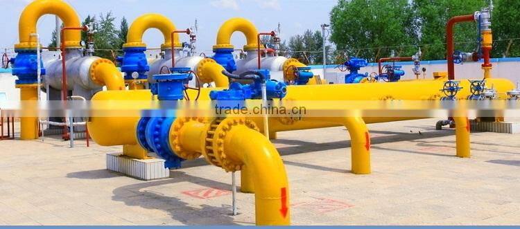Gas filter separator with cartridge to remove solids and mesh pad to remove mist