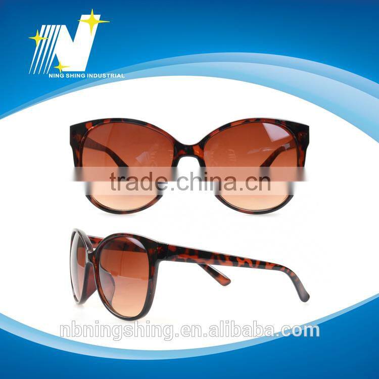 2015 fashionable custom women wholesale sunglasses