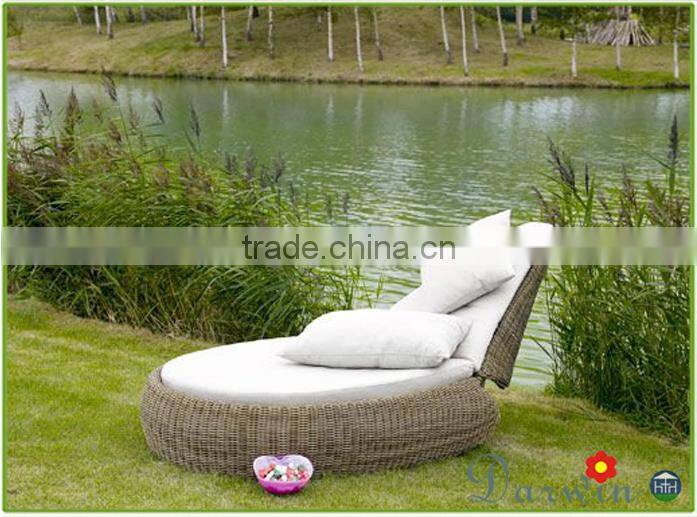 Stylish round day lounge rattan outdoor furniture