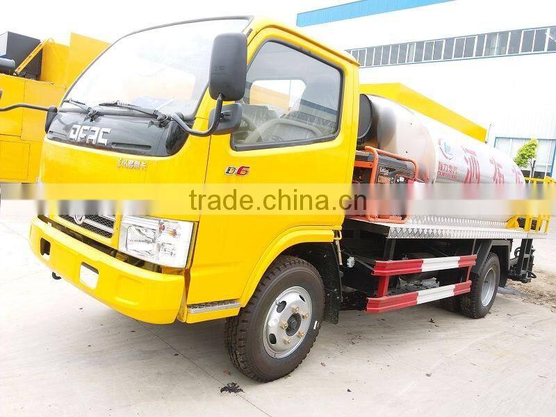 Dongfeng 4x2 bitumen sprayer truck heated bitumen truck truck mounted bitumen sprayer