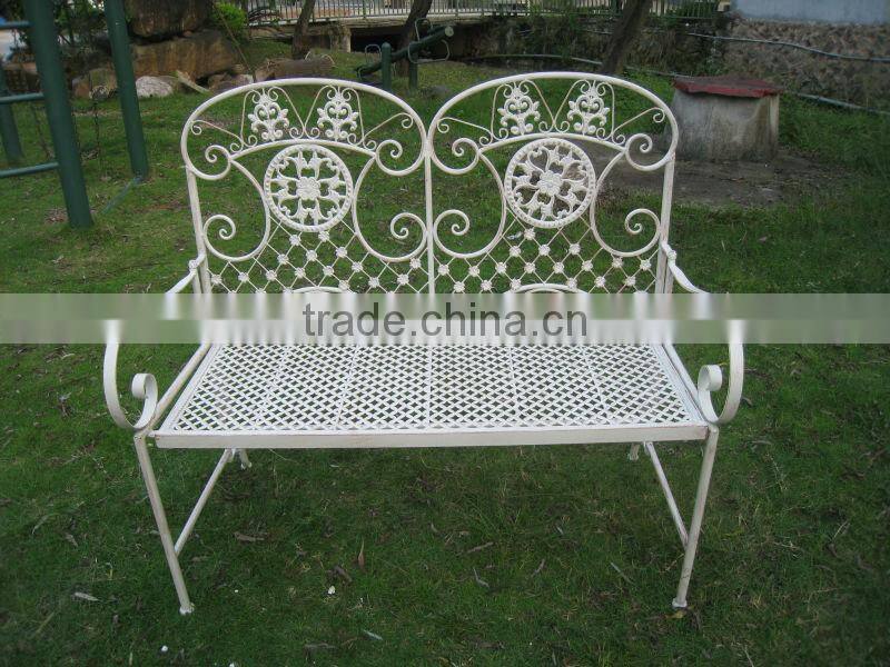 Beautifully designed 2 person bench